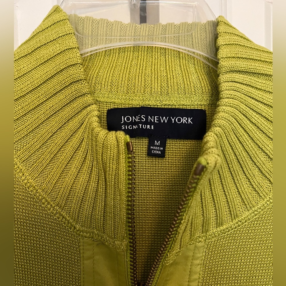NWT!  Jones New York Signature sweater, full-zip! Size Medium